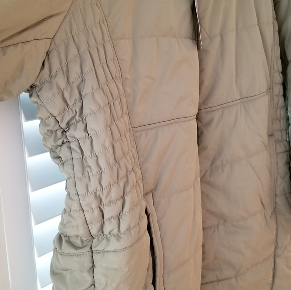 Sz 2 Torrid Sage Green Winter Coat w/Faux Fur Lined Hood - Picture 3 of 16